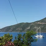 Delfini Bay Retreat 아파트 *