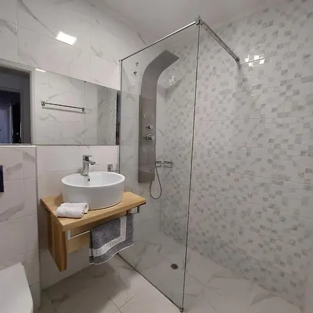 Апартаменты Delfini Bay Retreat *