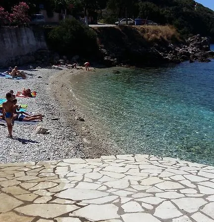 Delfini Bay Retreat فاسيليكي
