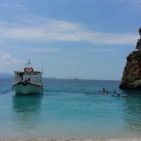 Delfini Bay Retreat 아파트 *